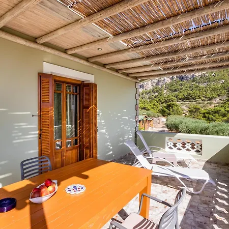 Reisis Family Lefkos (Karpathos)